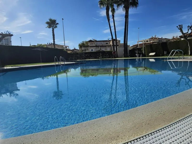 ORIHUELA COSTA EXCLUSIVA: ZENIAMAR 3, 4 HABS AMPLIO JARDIN PISCINA COM 320.000 EUROS!