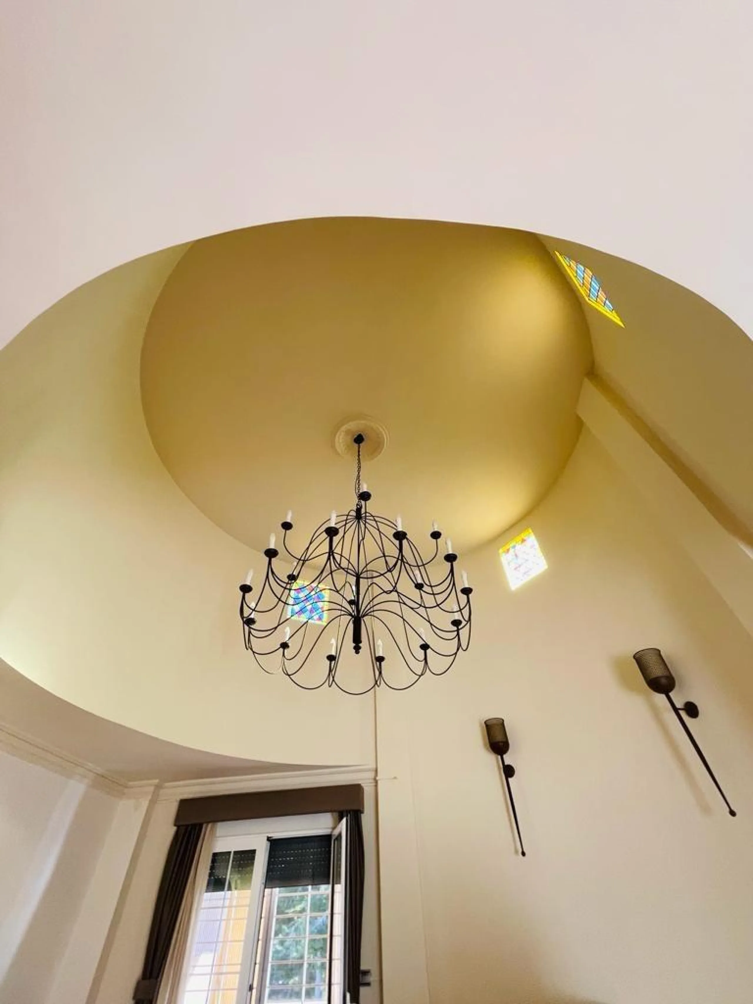 VILLA DE LUJO EN LOS BALCONES CON 950 M2 DE PARCELA. 5 DORM. 3 BAÑOS. PISCINA.