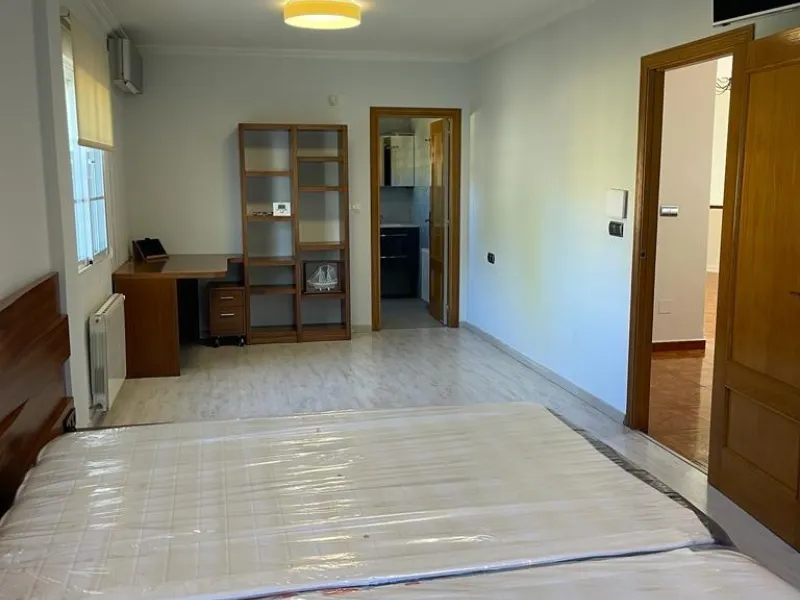 VILLA DE LUJO EN LOS BALCONES CON 950 M2 DE PARCELA. 5 DORM. 3 BAÑOS. PISCINA.