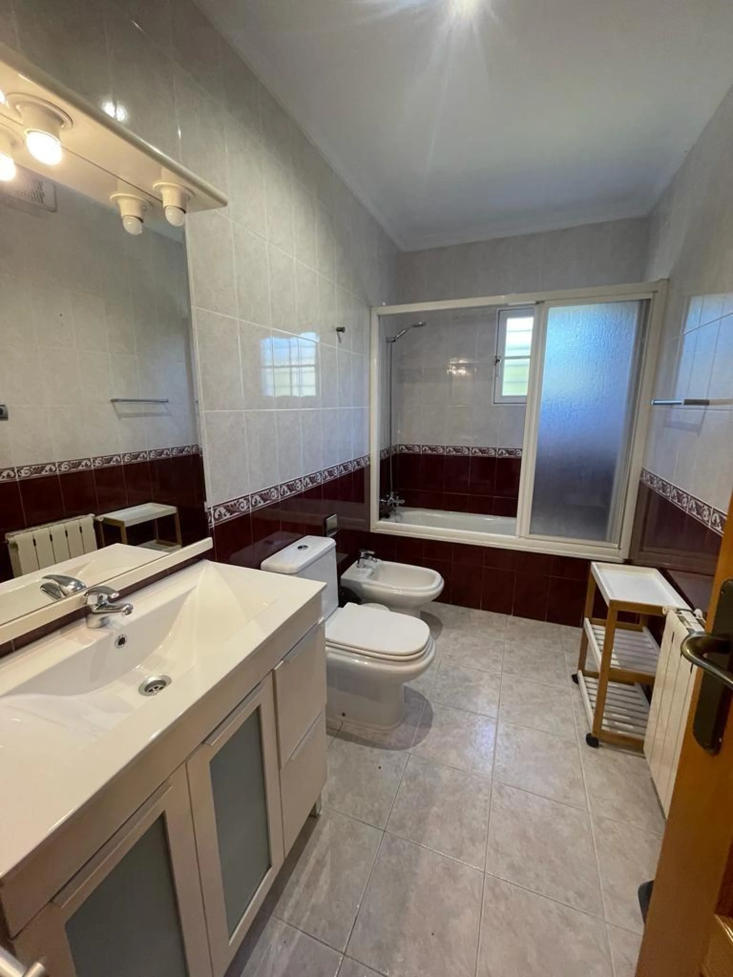 VILLA DE LUJO EN LOS BALCONES CON 950 M2 DE PARCELA. 5 DORM. 3 BAÑOS. PISCINA.