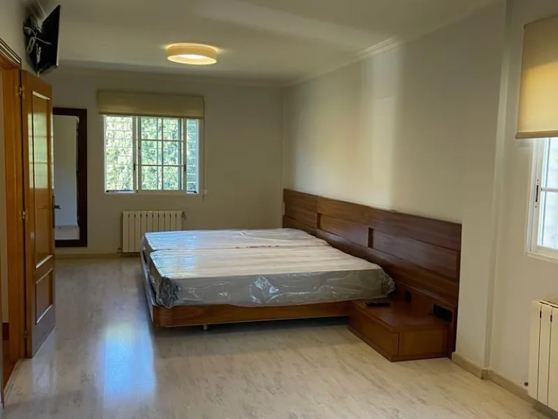 VILLA DE LUJO EN LOS BALCONES CON 950 M2 DE PARCELA. 5 DORM. 3 BAÑOS. PISCINA.