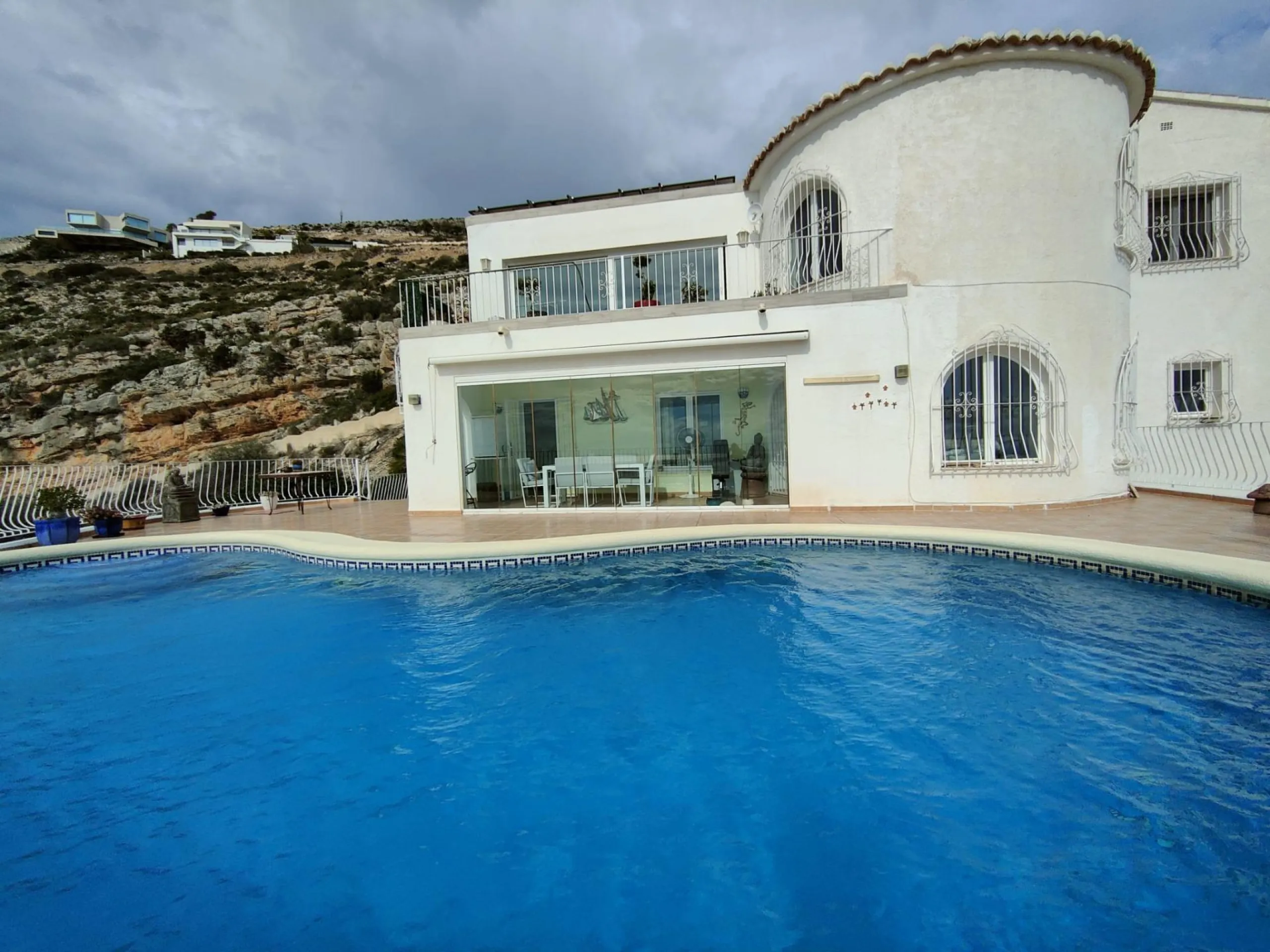 EXCLUSIVA VILLA INDEPENDIENTE EN CUMBRE DEL SOL