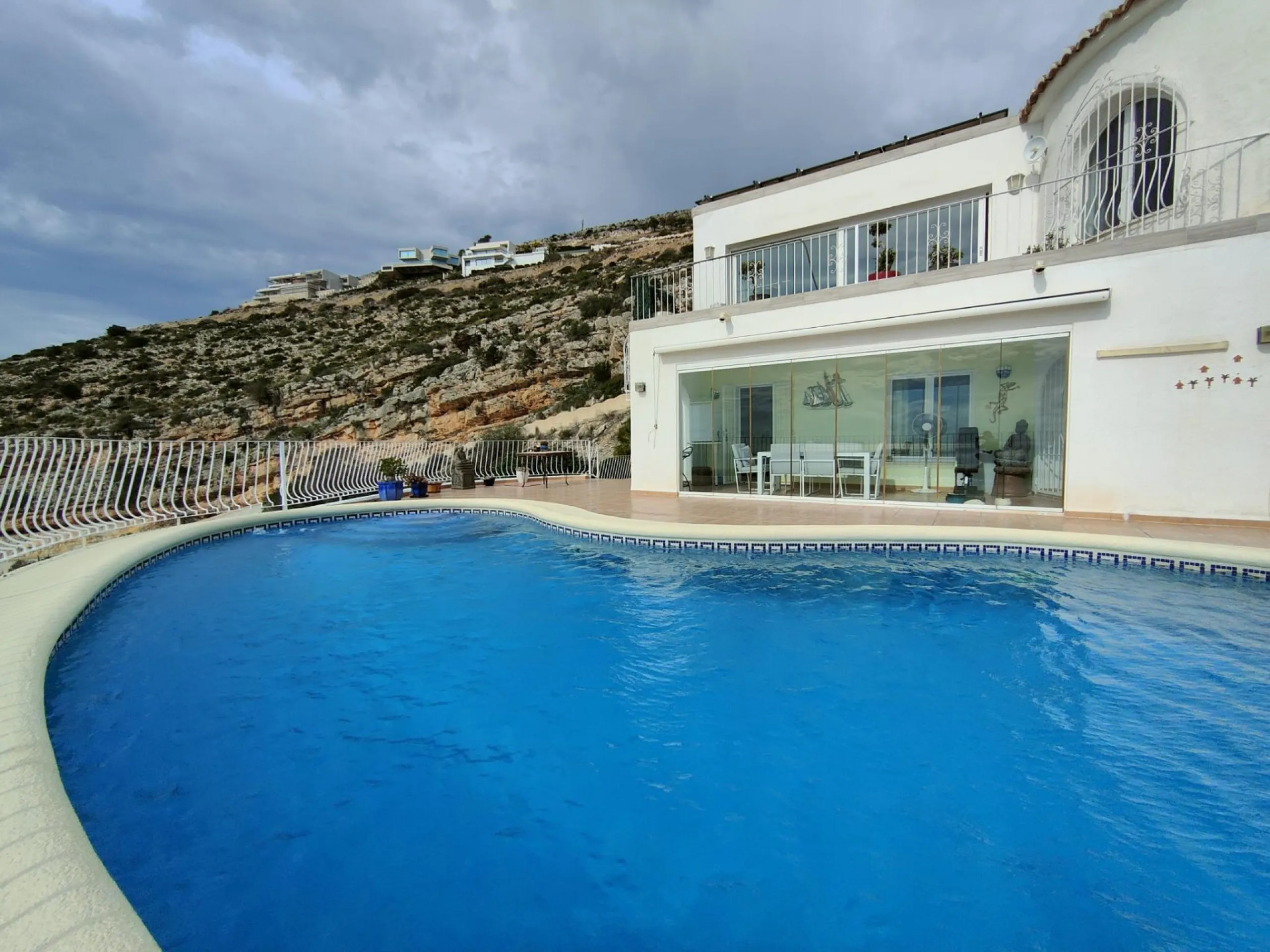EXCLUSIVA VILLA INDEPENDIENTE EN CUMBRE DEL SOL