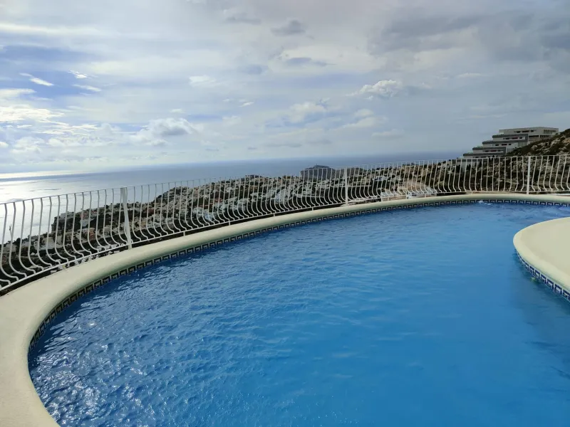EXCLUSIVA VILLA INDEPENDIENTE EN CUMBRE DEL SOL