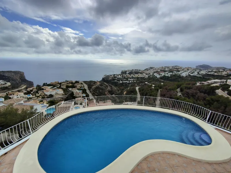 EXCLUSIVA VILLA INDEPENDIENTE EN CUMBRE DEL SOL