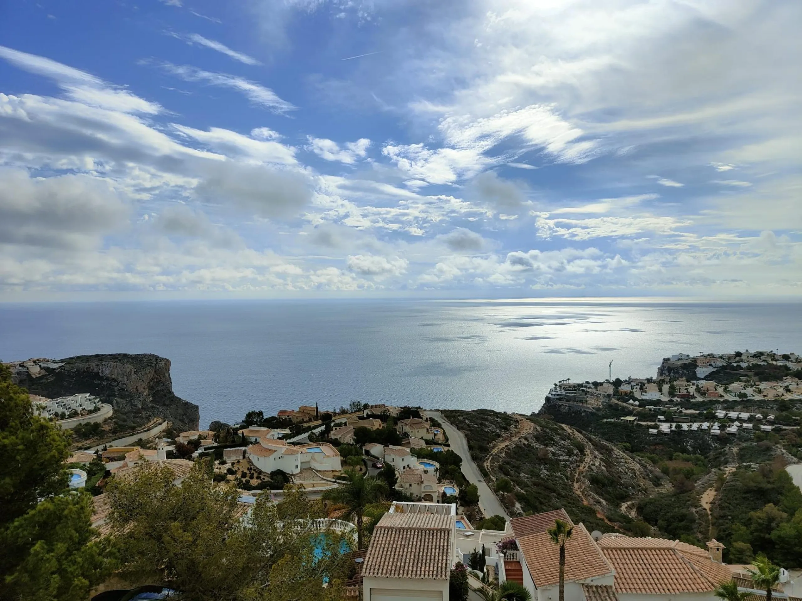EXCLUSIVA VILLA INDEPENDIENTE EN CUMBRE DEL SOL