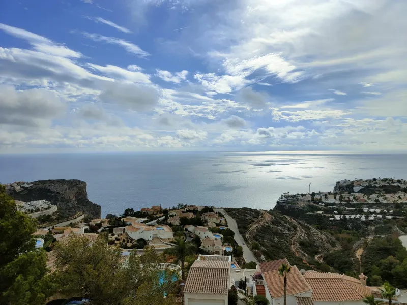 EXCLUSIVA VILLA INDEPENDIENTE EN CUMBRE DEL SOL