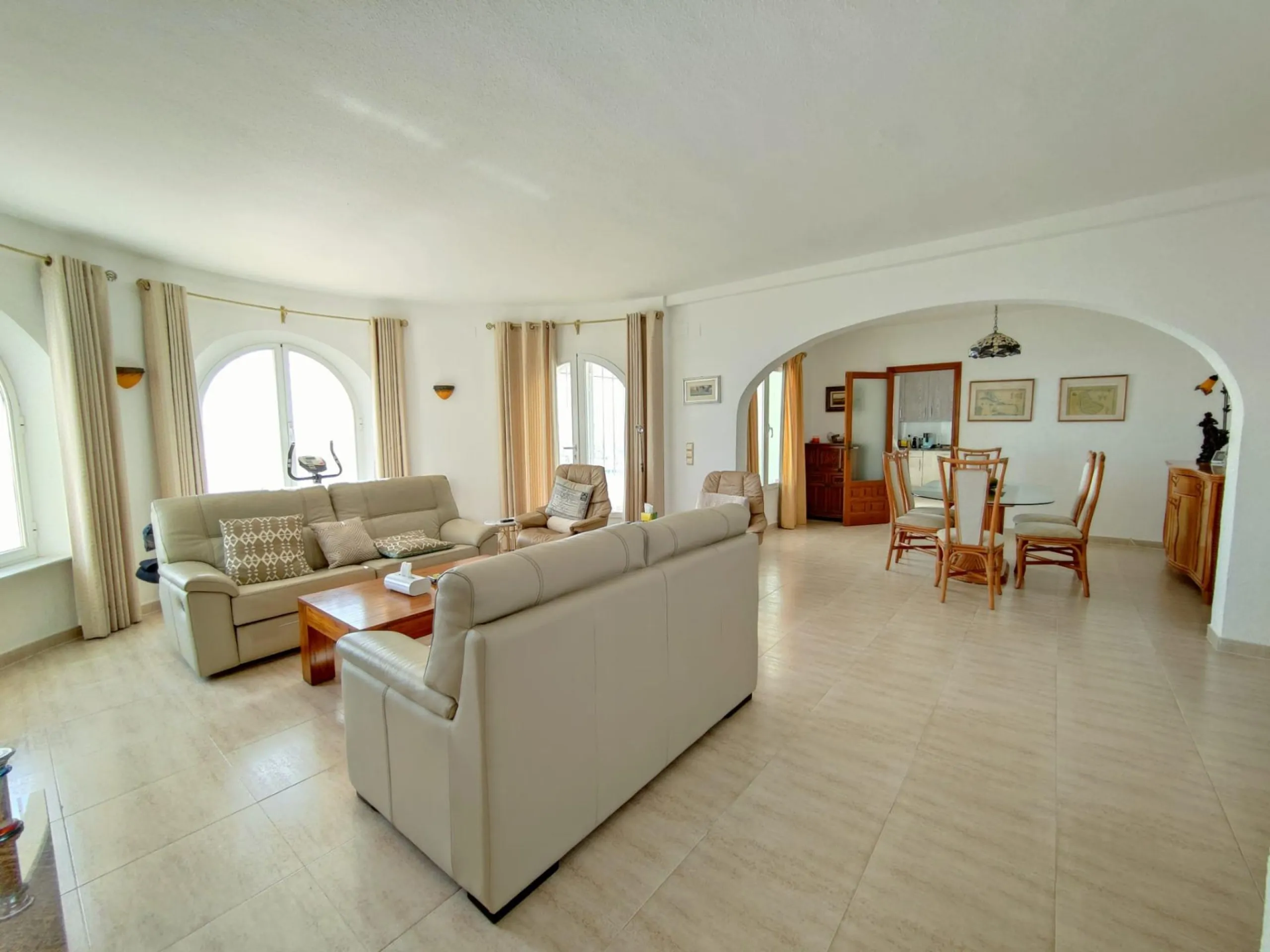 EXCLUSIVA VILLA INDEPENDIENTE EN CUMBRE DEL SOL