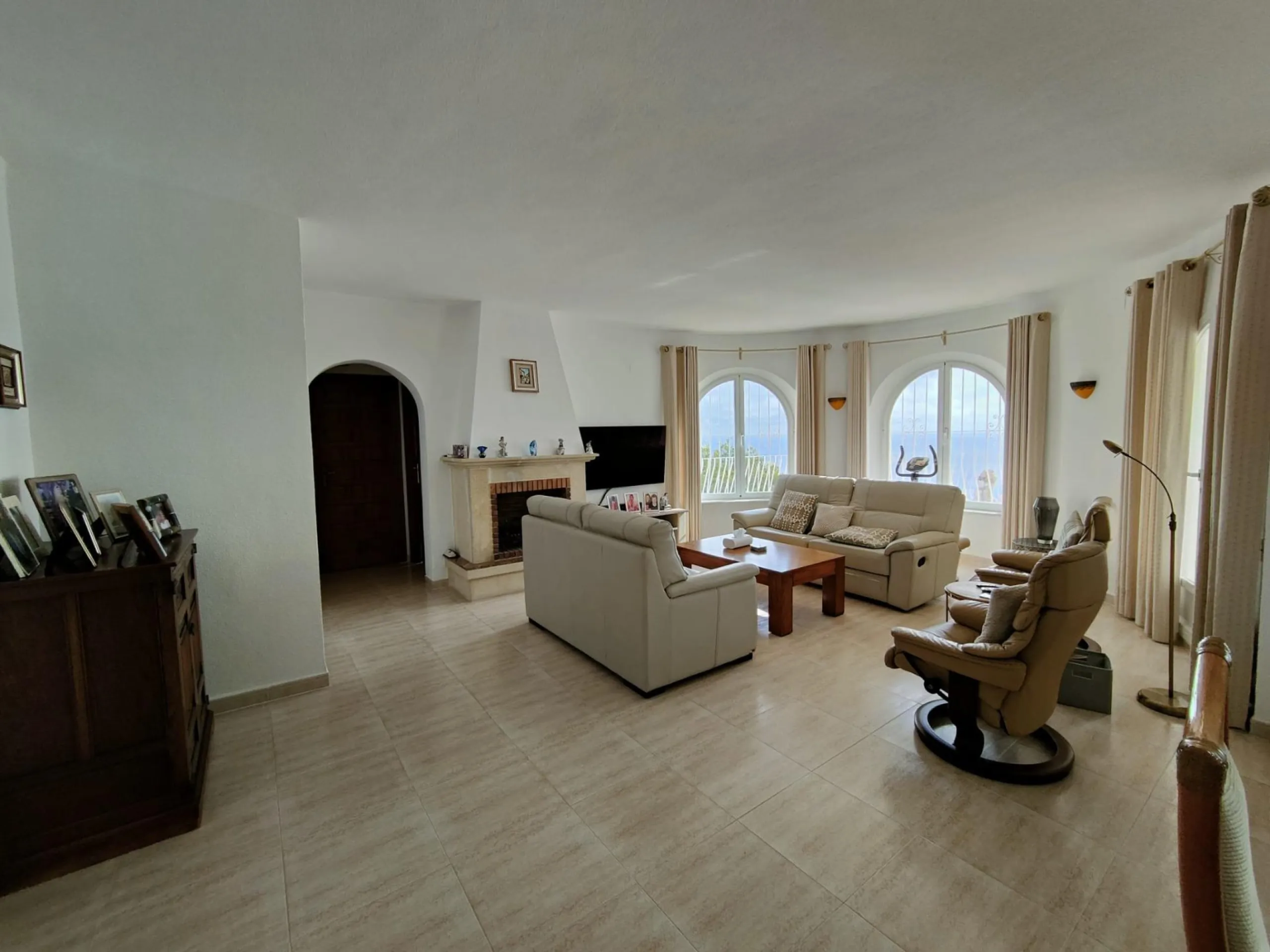 EXCLUSIVA VILLA INDEPENDIENTE EN CUMBRE DEL SOL