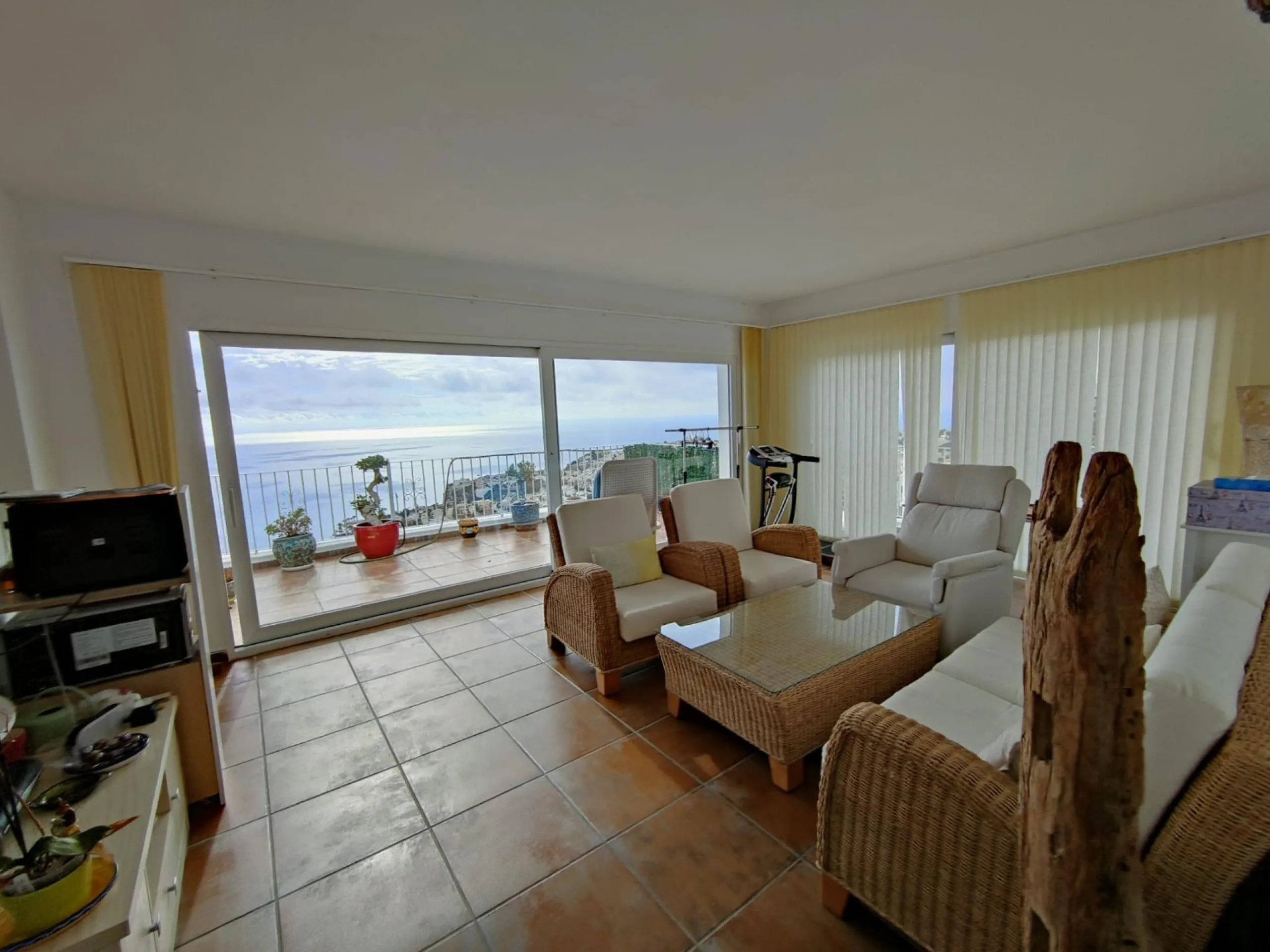 EXCLUSIVA VILLA INDEPENDIENTE EN CUMBRE DEL SOL