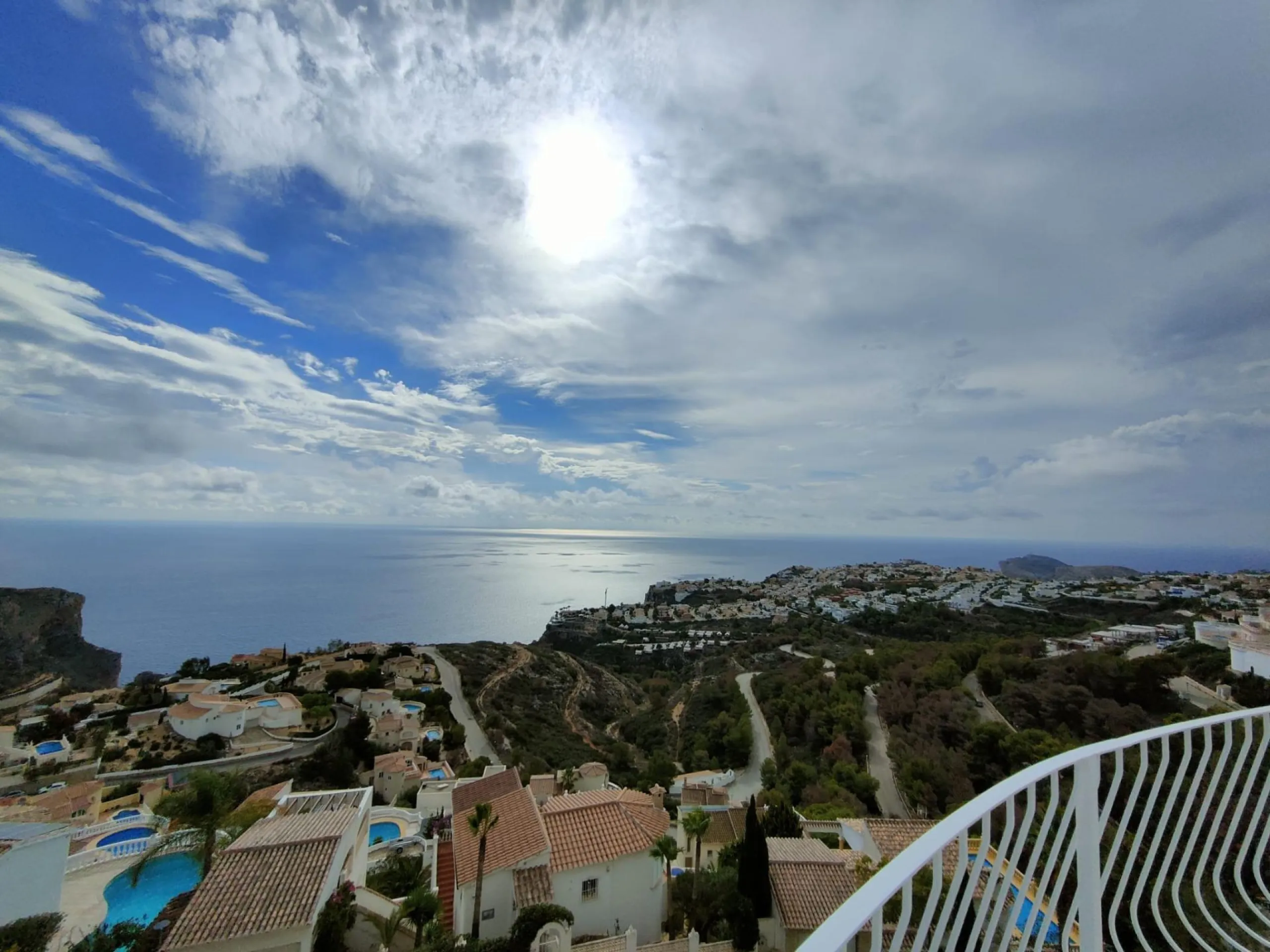 EXCLUSIVA VILLA INDEPENDIENTE EN CUMBRE DEL SOL