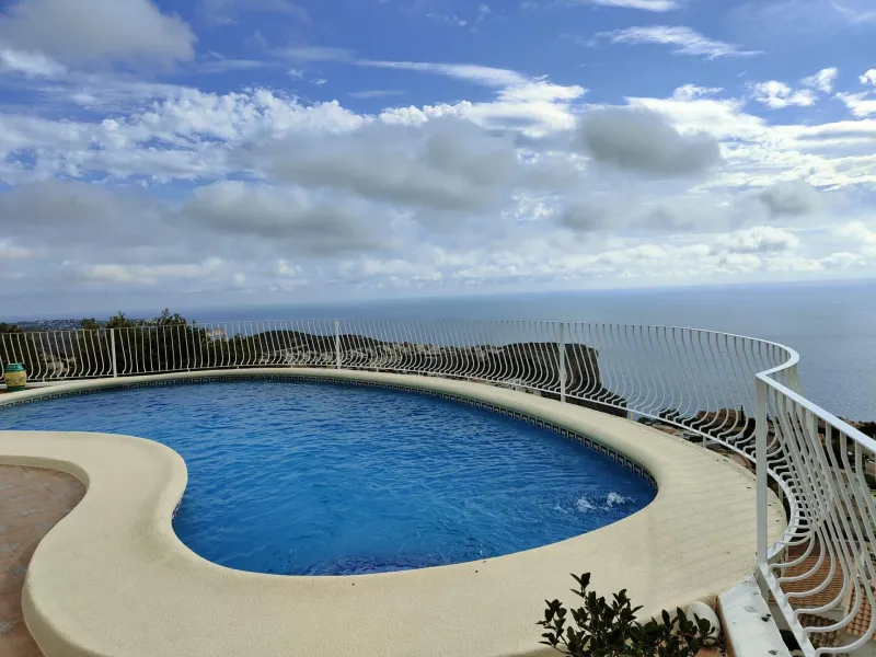 EXCLUSIVA VILLA INDEPENDIENTE EN CUMBRE DEL SOL