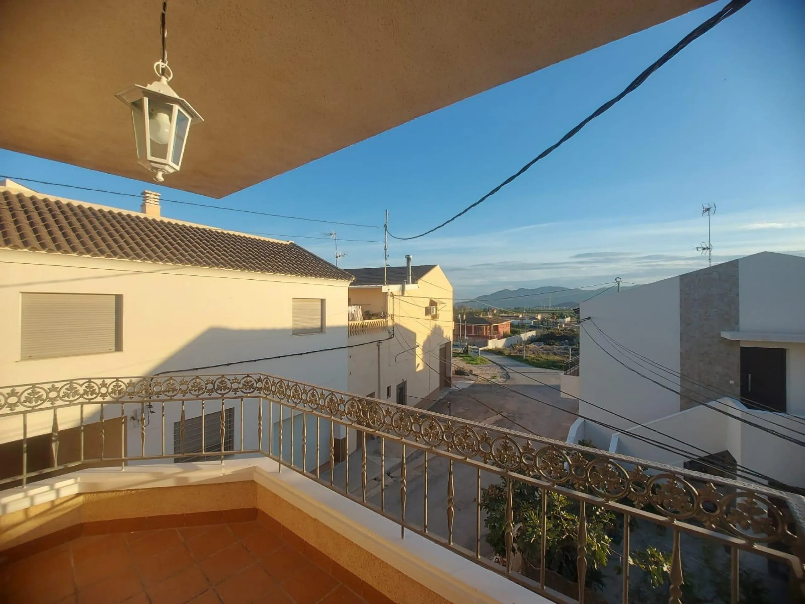 EDIFICIO EN ORIHUELA CIUDAD. 3 DORM. 2 BAÑOS. GARAJE. TRASTEROS