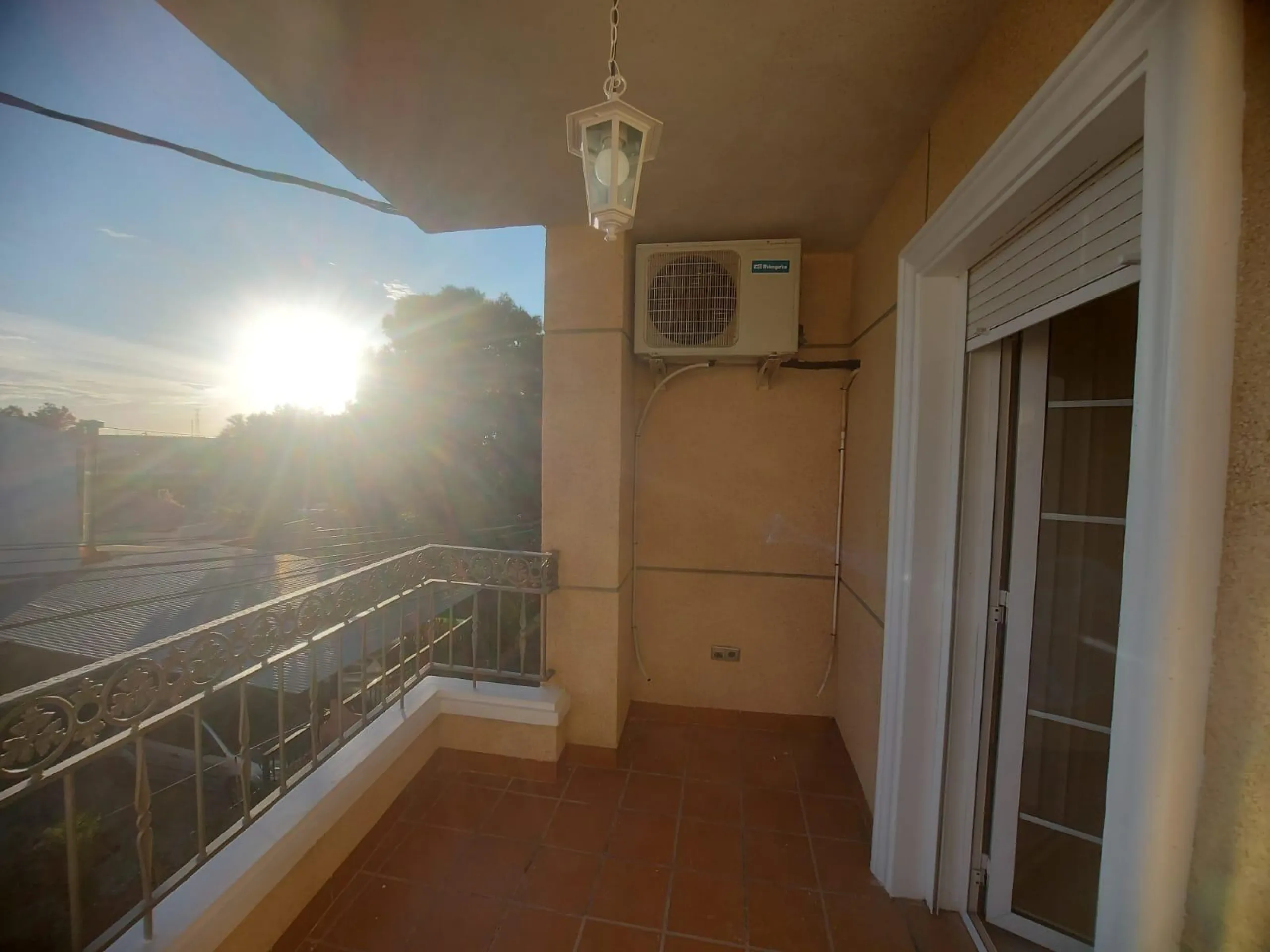 EDIFICIO EN ORIHUELA CIUDAD. 3 DORM. 2 BAÑOS. GARAJE. TRASTEROS
