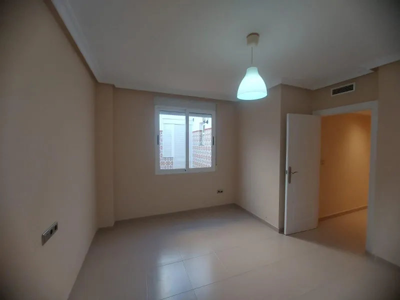 EDIFICIO EN ORIHUELA CIUDAD. 3 DORM. 2 BAÑOS. GARAJE. TRASTEROS