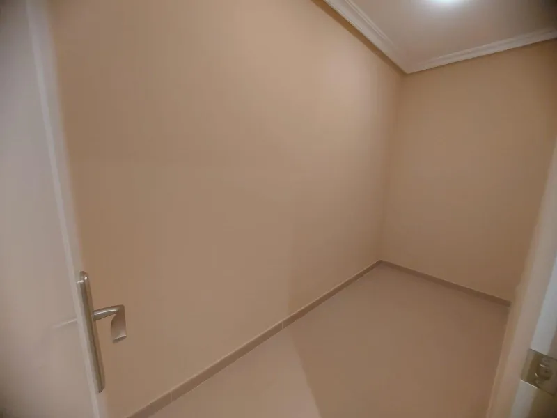 EDIFICIO EN ORIHUELA CIUDAD. 3 DORM. 2 BAÑOS. GARAJE. TRASTEROS