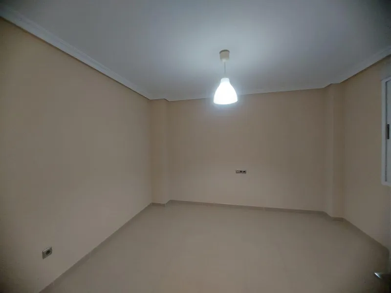 EDIFICIO EN ORIHUELA CIUDAD. 3 DORM. 2 BAÑOS. GARAJE. TRASTEROS