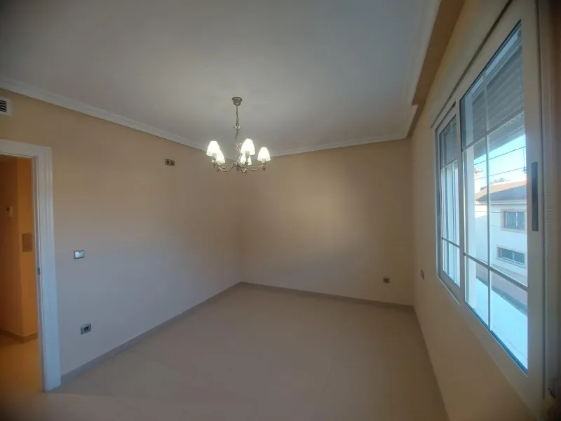 EDIFICIO EN ORIHUELA CIUDAD. 3 DORM. 2 BAÑOS. GARAJE. TRASTEROS