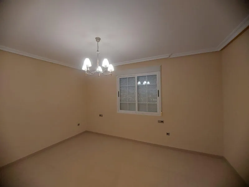 EDIFICIO EN ORIHUELA CIUDAD. 3 DORM. 2 BAÑOS. GARAJE. TRASTEROS