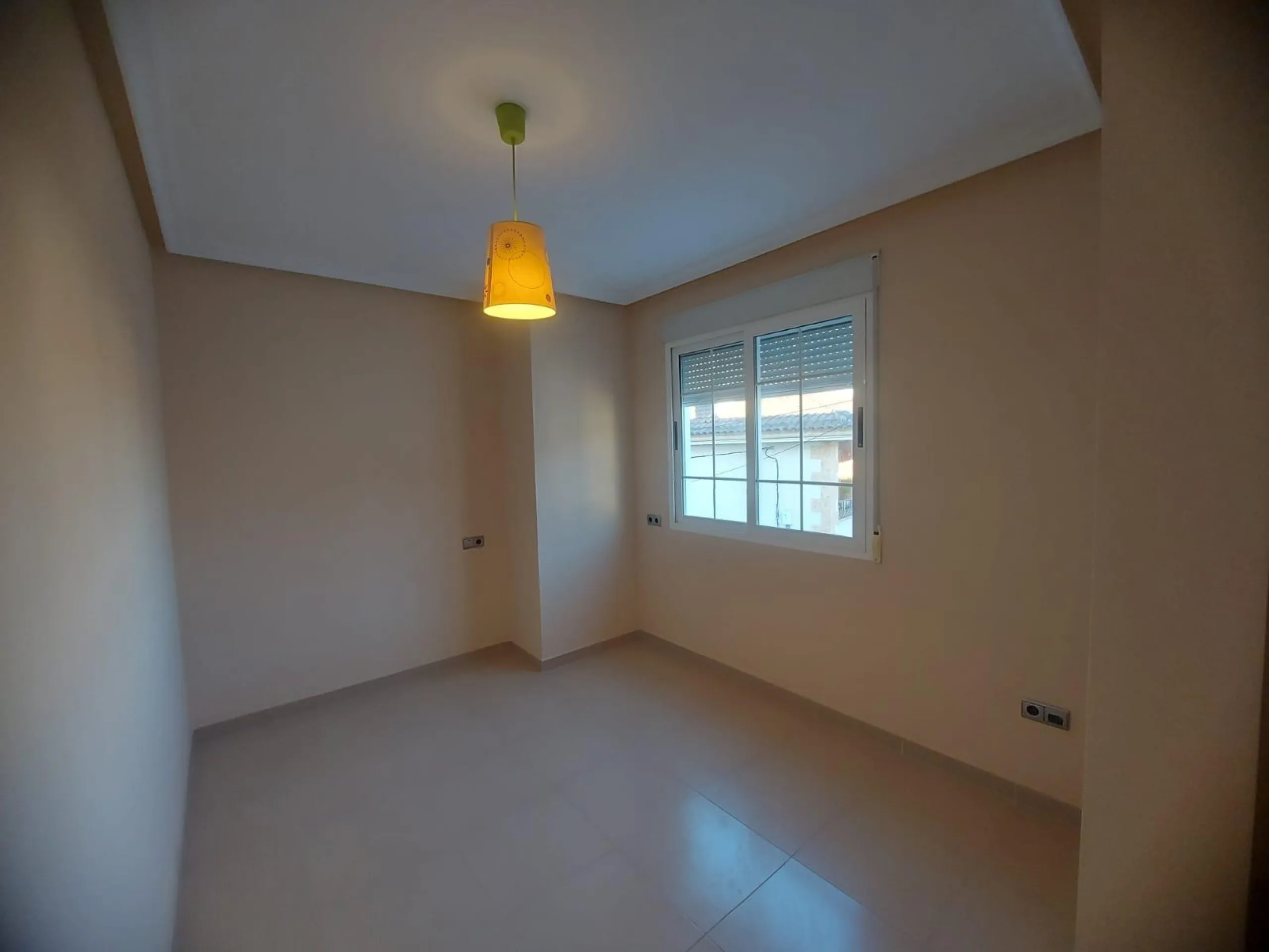 EDIFICIO EN ORIHUELA CIUDAD. 3 DORM. 2 BAÑOS. GARAJE. TRASTEROS