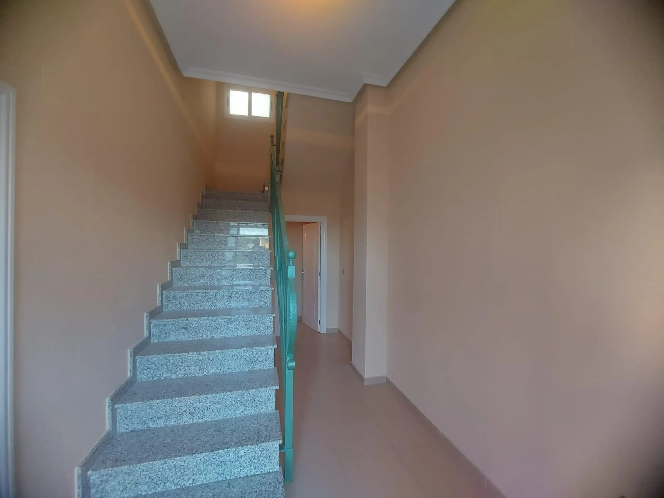 EDIFICIO EN ORIHUELA CIUDAD. 3 DORM. 2 BAÑOS. GARAJE. TRASTEROS