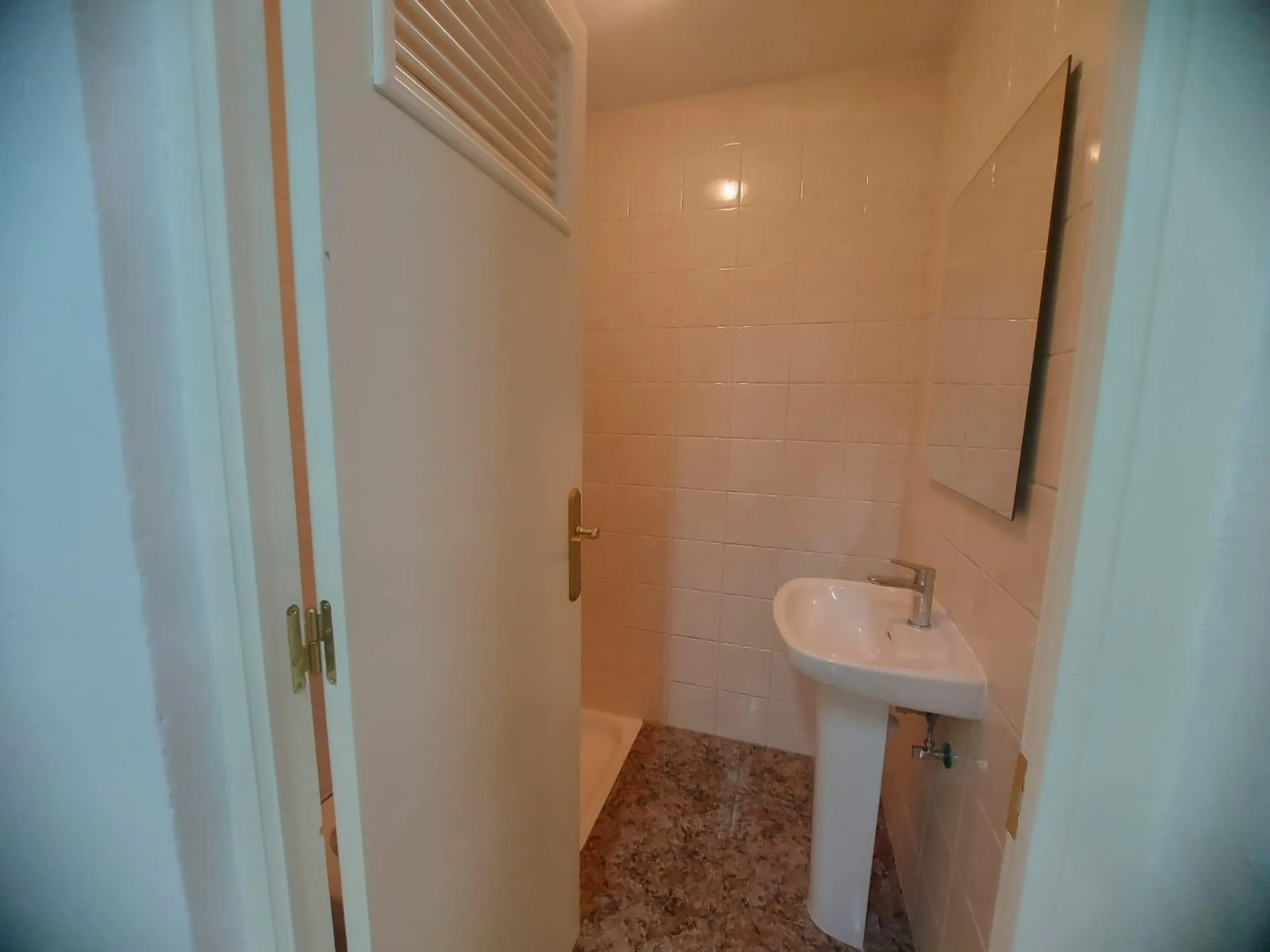 EDIFICIO EN ORIHUELA CIUDAD. 3 DORM. 2 BAÑOS. GARAJE. TRASTEROS