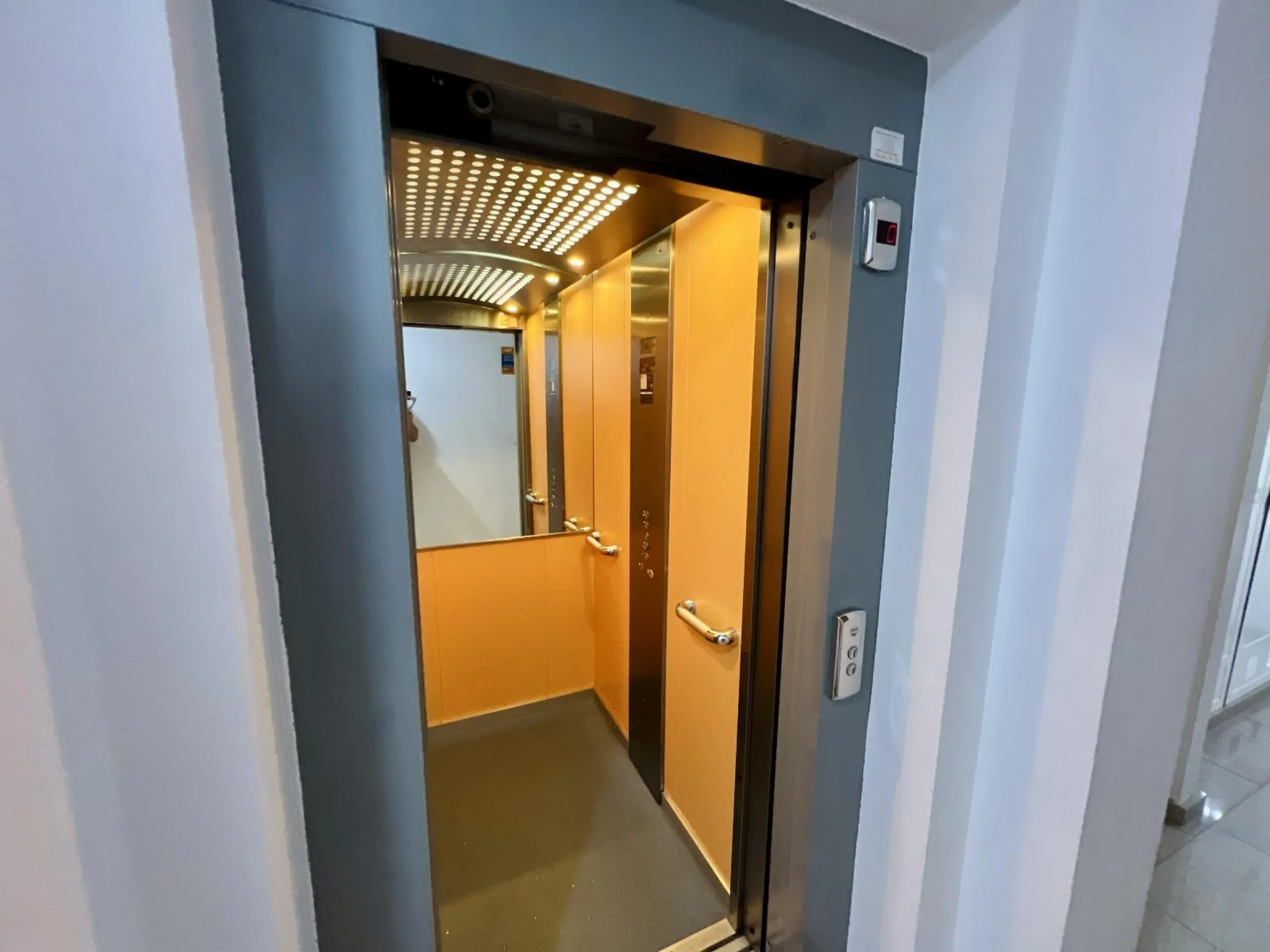 Пентхаус всего в 200 метрах от пляжа Los Locos