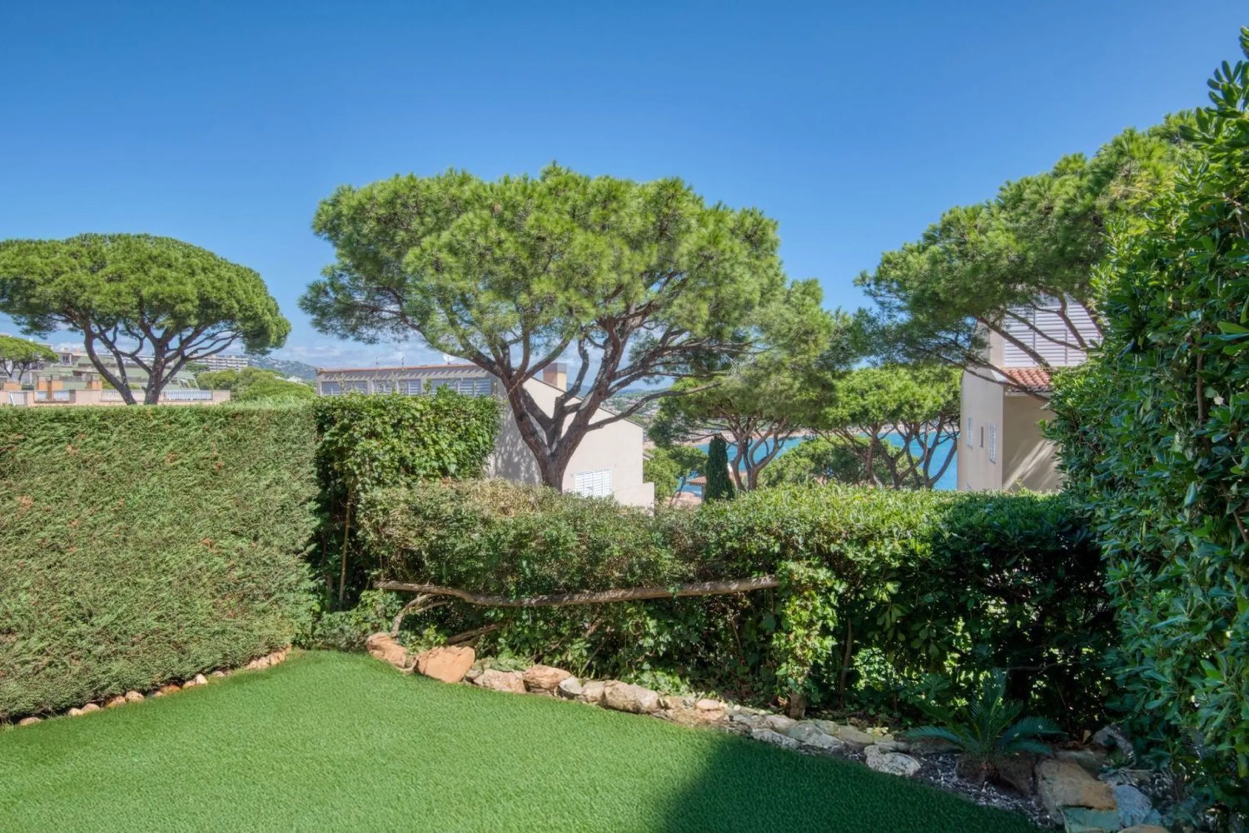 Piso en planta baja con jardín y vistas al mar en La Volta d’Ametller, Costa Brava