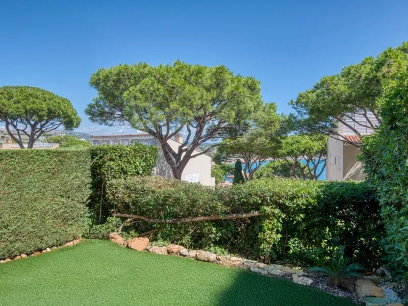 Piso en planta baja con jardín y vistas al mar en La Volta d’Ametller, Costa Brava