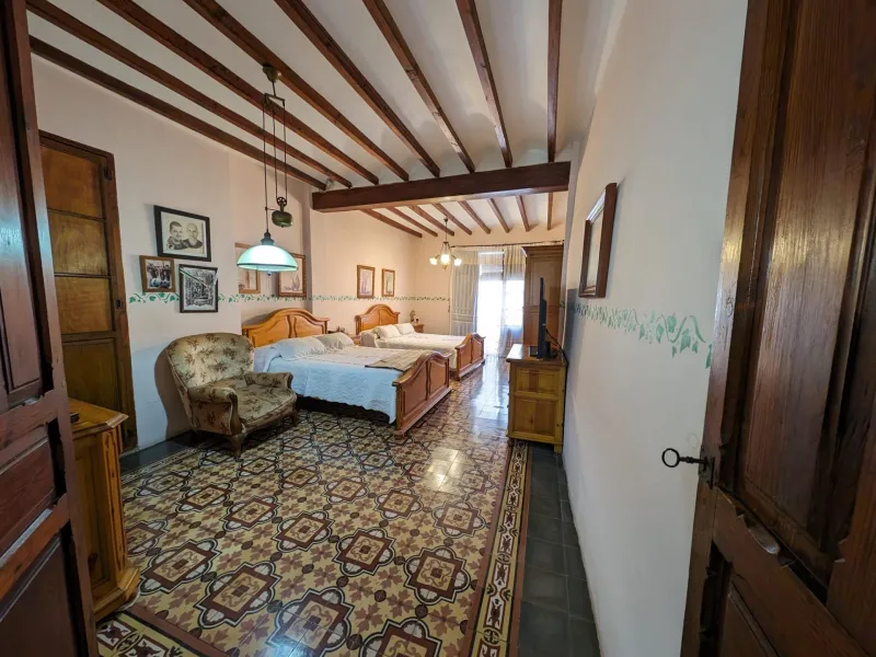 CASA PAREADA EN EL ENCANTADOR PUEBLO DE LA NUCIA