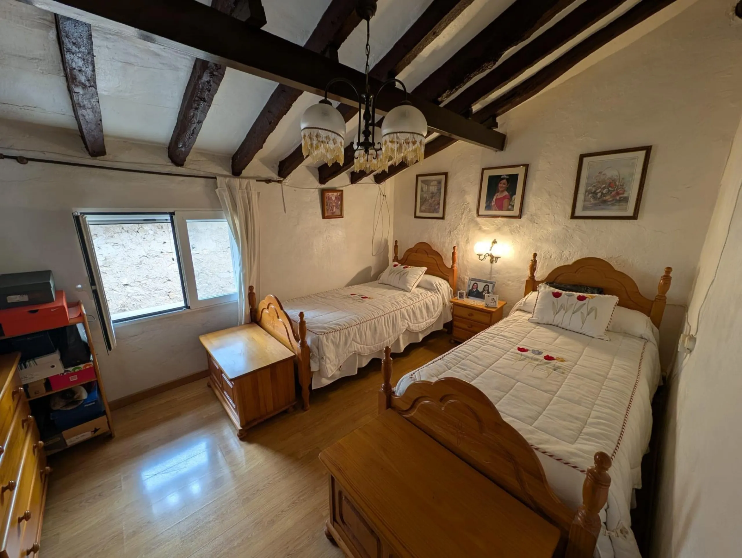 CASA PAREADA EN EL ENCANTADOR PUEBLO DE LA NUCIA
