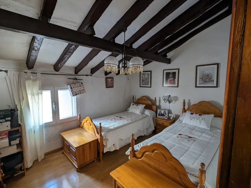 CASA PAREADA EN EL ENCANTADOR PUEBLO DE LA NUCIA
