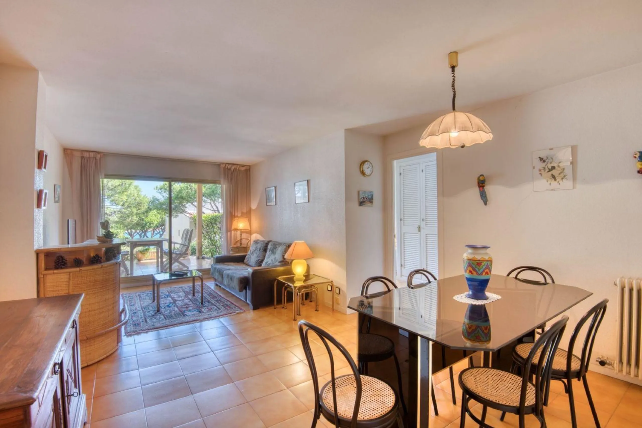 Piso en planta baja con jardín y vistas al mar en La Volta d’Ametller, Costa Brava