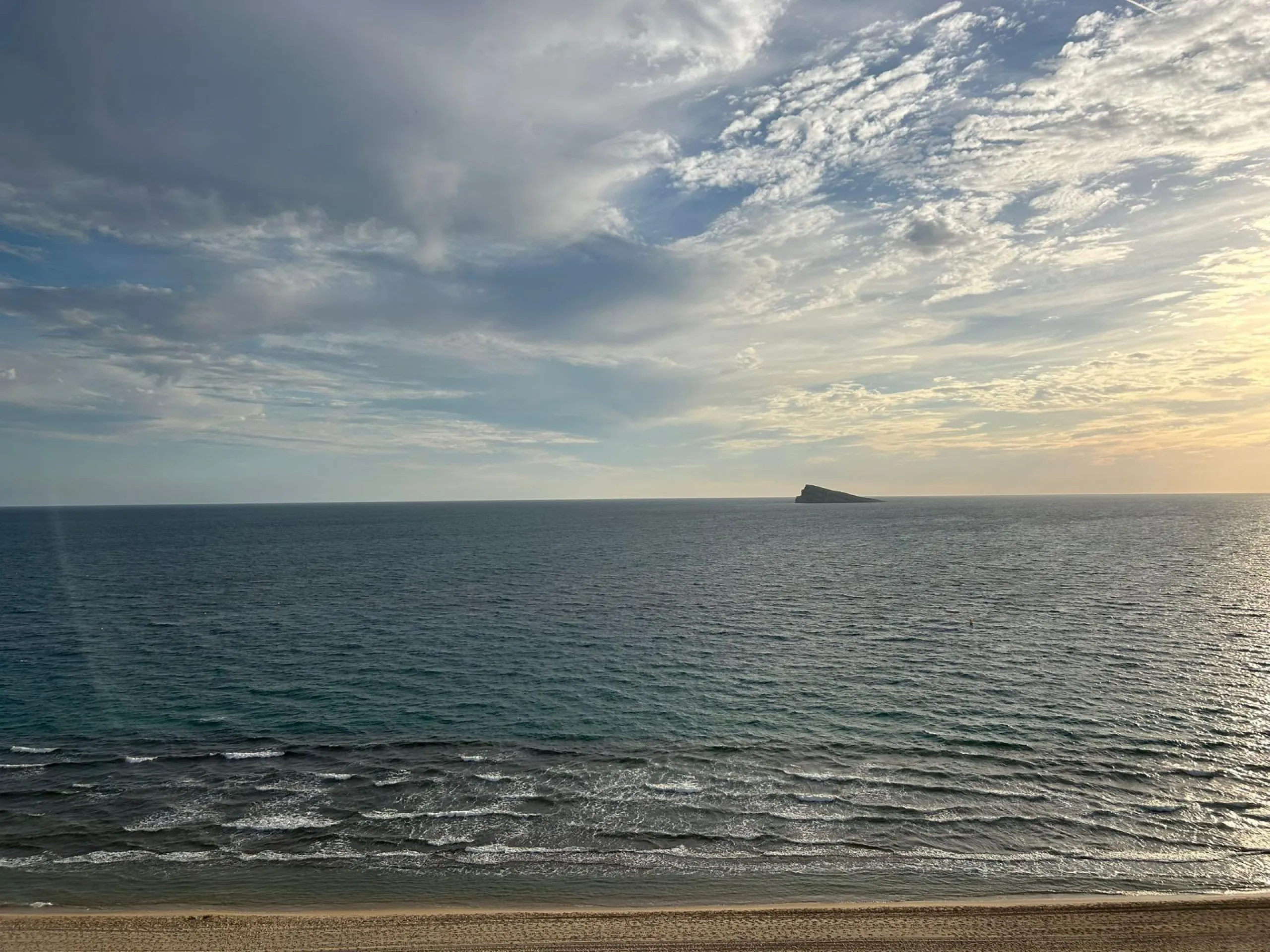 🌞 Apartamento de Ensueño en Primera Línea de Playa Levante, Benidorm 🌊