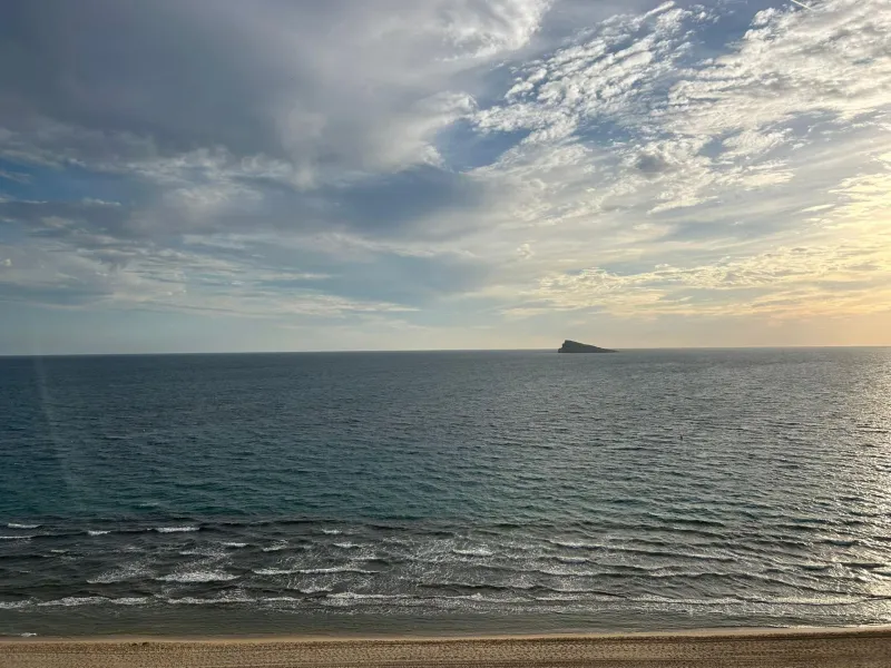 🌞 Apartamento de Ensueño en Primera Línea de Playa Levante, Benidorm 🌊