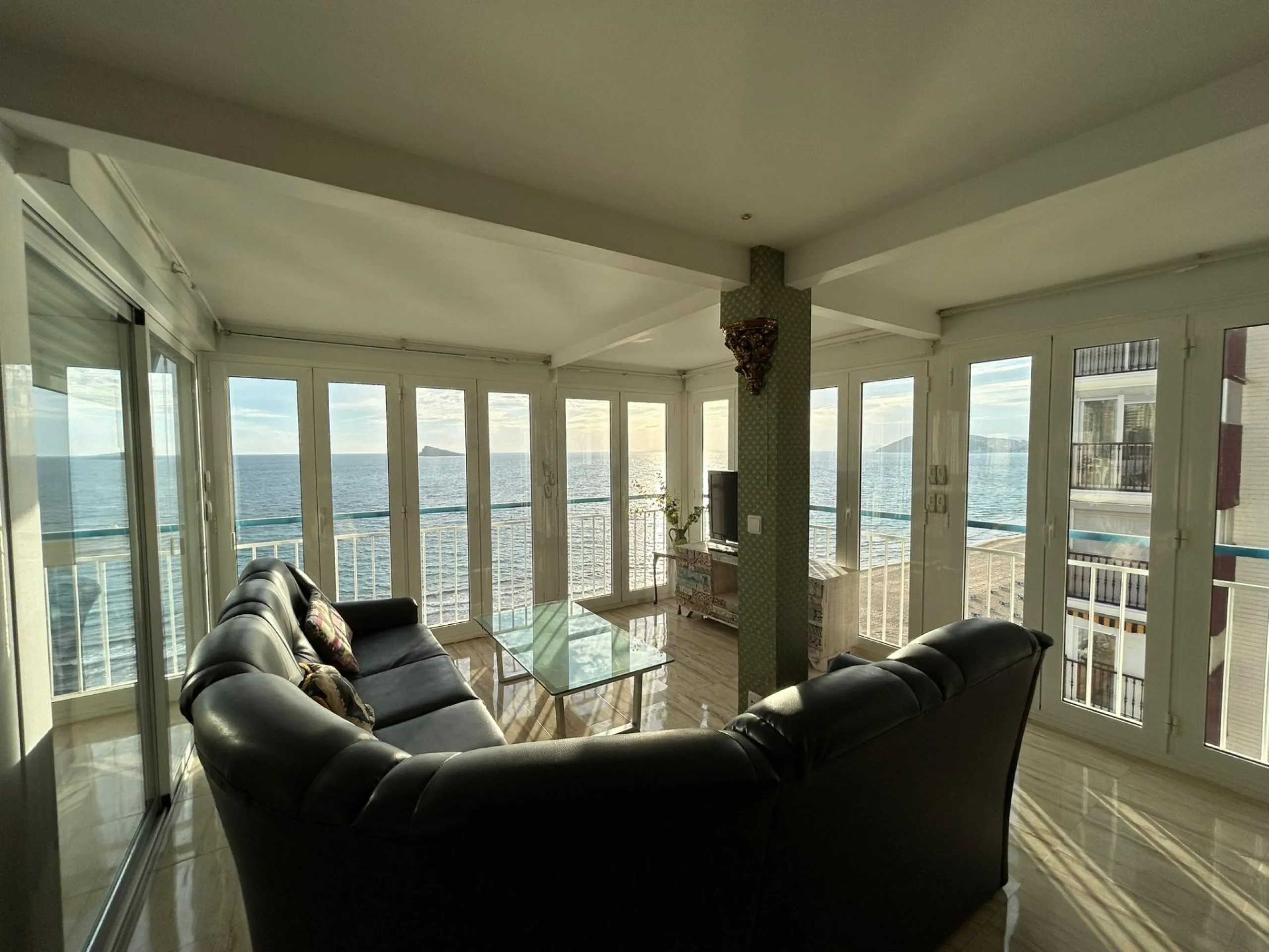 🌞 Apartamento de Ensueño en Primera Línea de Playa Levante, Benidorm 🌊