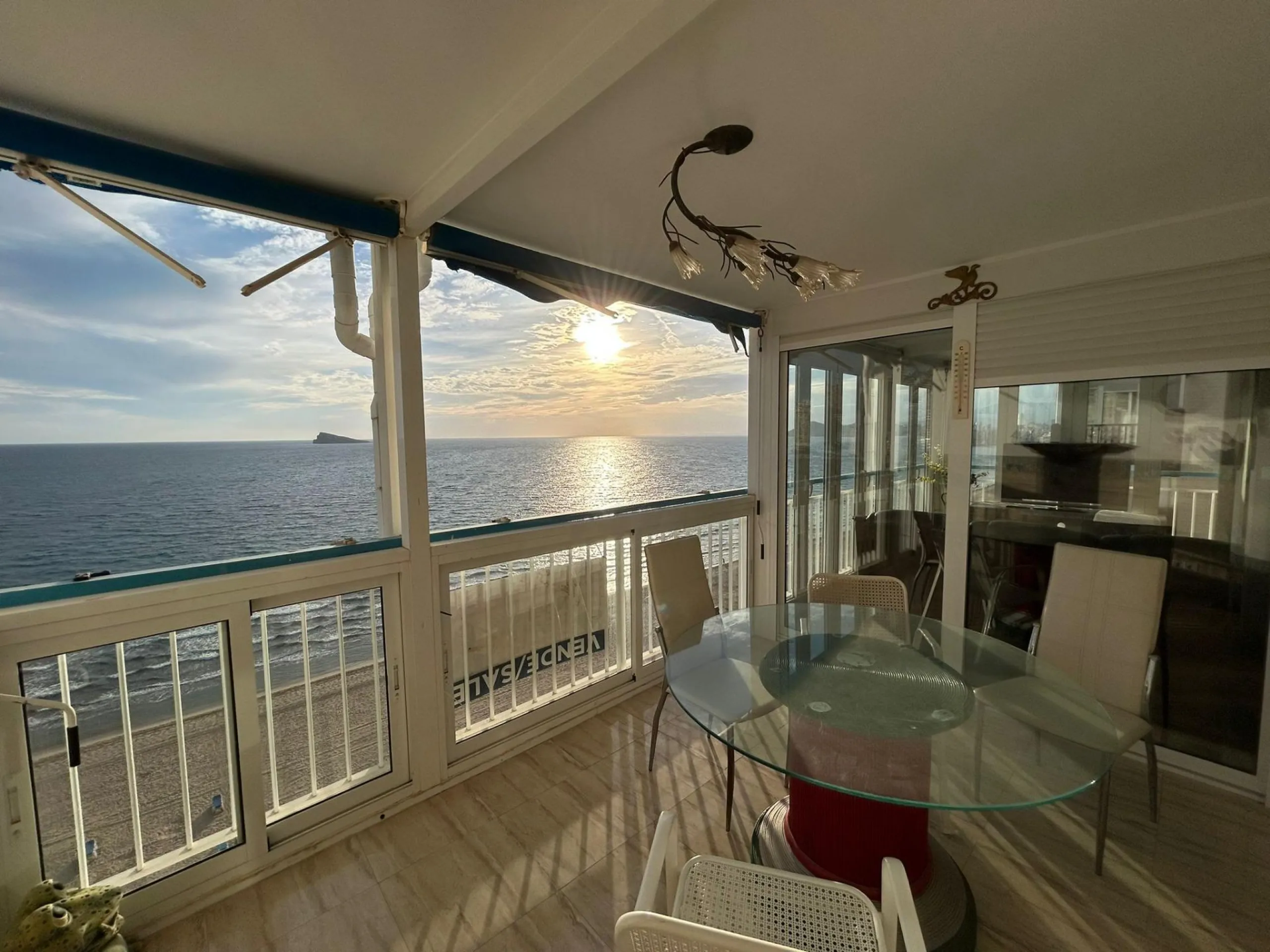 🌞 Apartamento de Ensueño en Primera Línea de Playa Levante, Benidorm 🌊