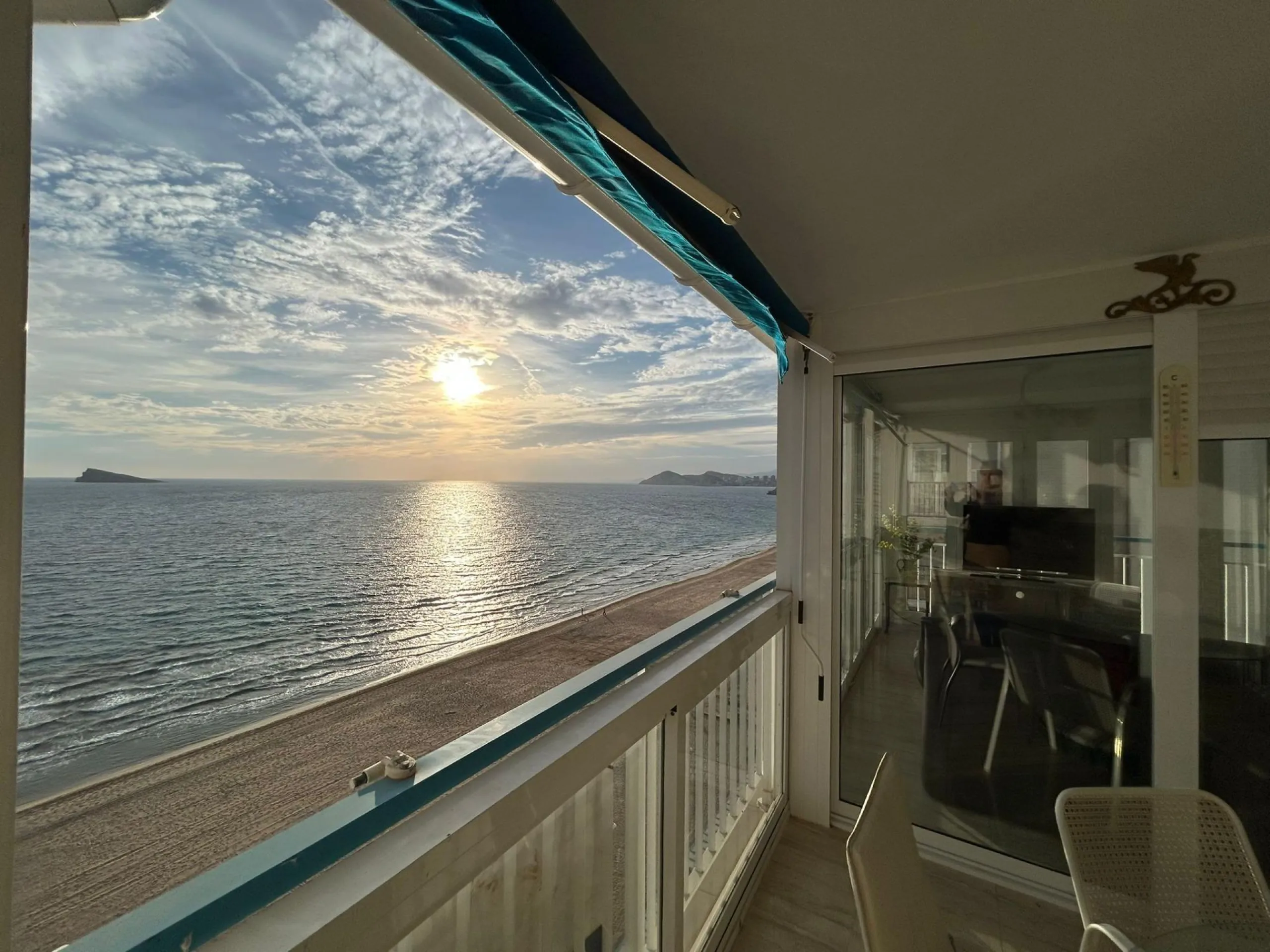 🌞 Apartamento de Ensueño en Primera Línea de Playa Levante, Benidorm 🌊