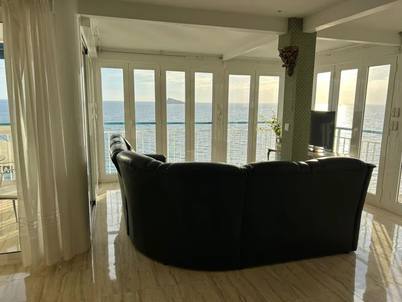 🌞 Apartamento de Ensueño en Primera Línea de Playa Levante, Benidorm 🌊