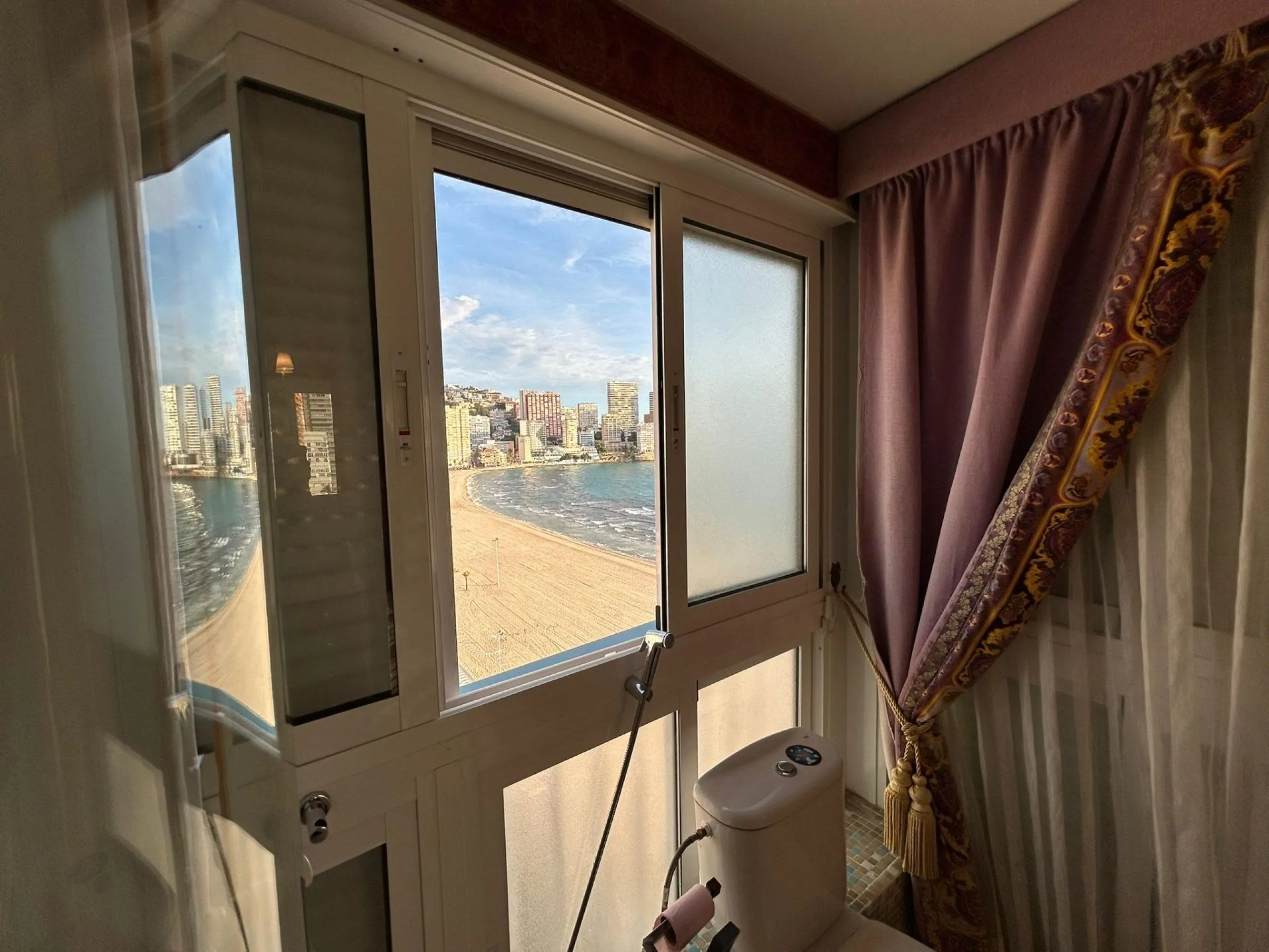 🌞 Apartamento de Ensueño en Primera Línea de Playa Levante, Benidorm 🌊
