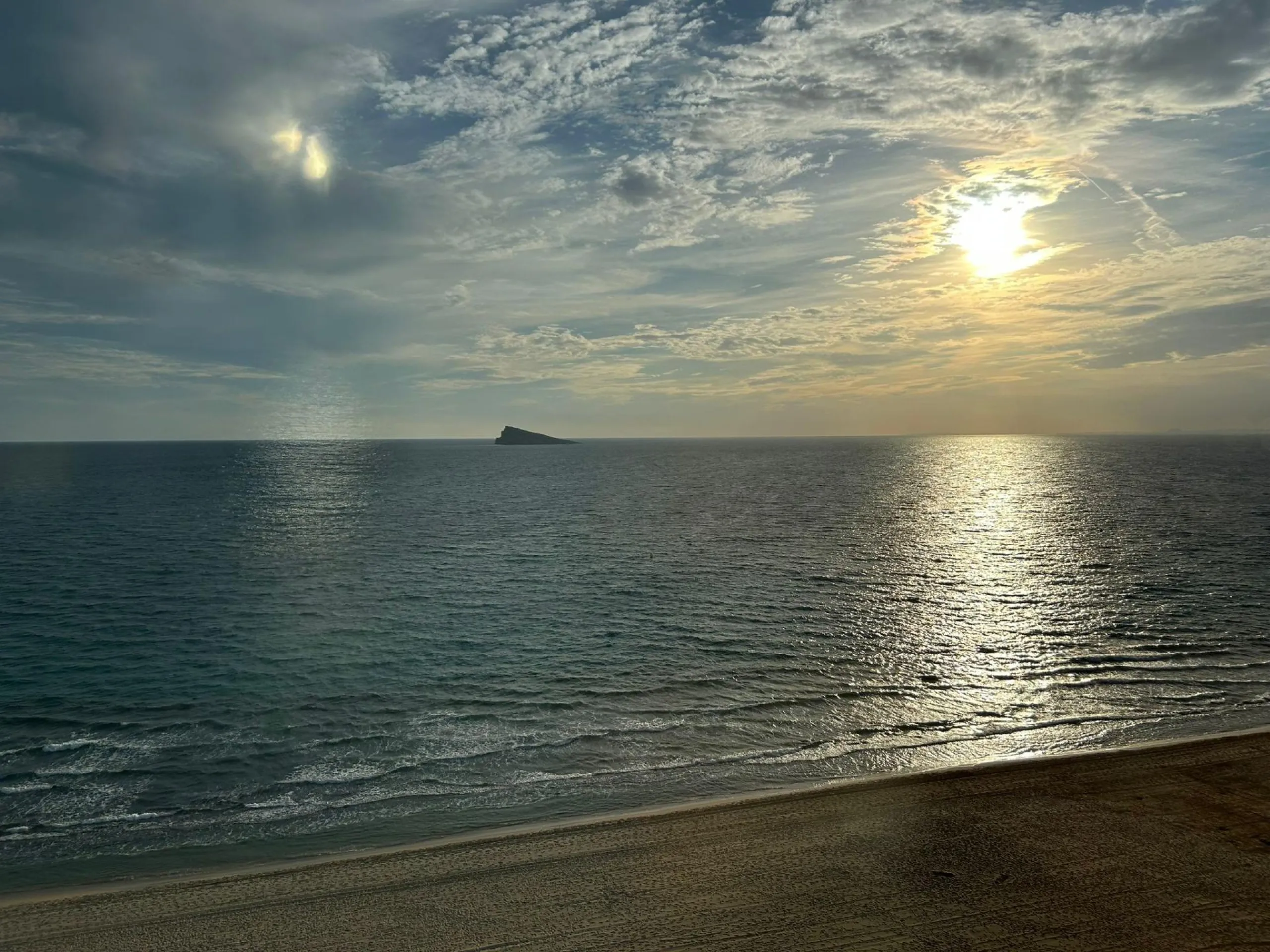 🌞 Apartamento de Ensueño en Primera Línea de Playa Levante, Benidorm 🌊