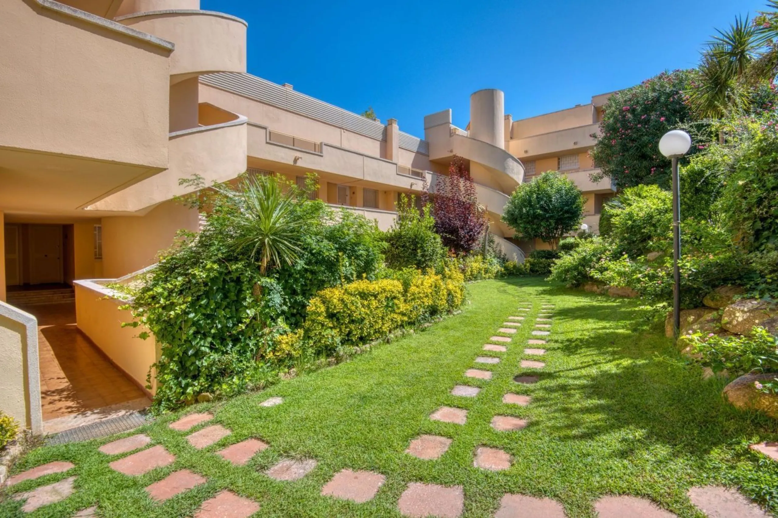 Piso en planta baja con jardín y vistas al mar en La Volta d’Ametller, Costa Brava