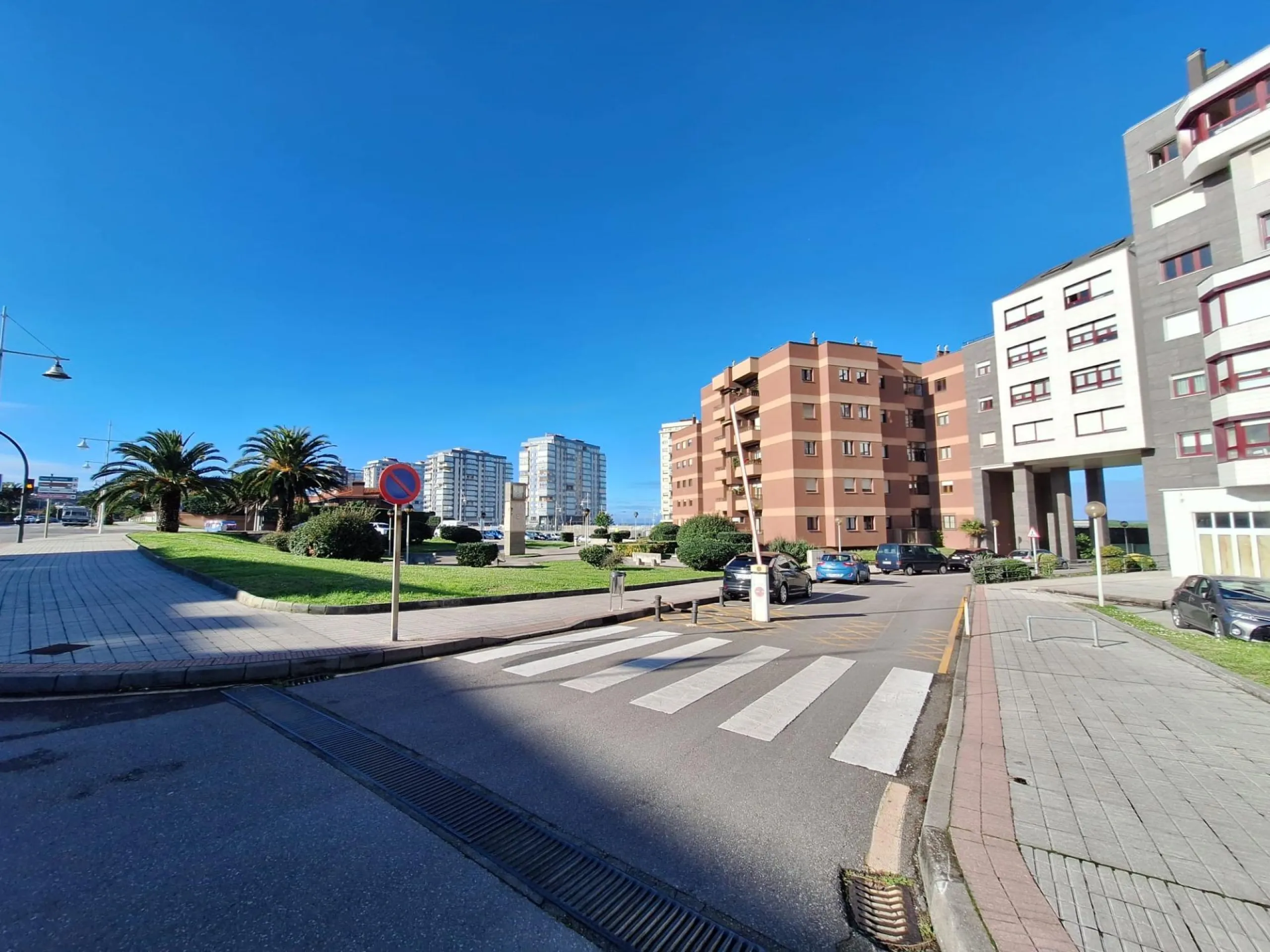 Plazas del aparcamiento cerrado en Salinas