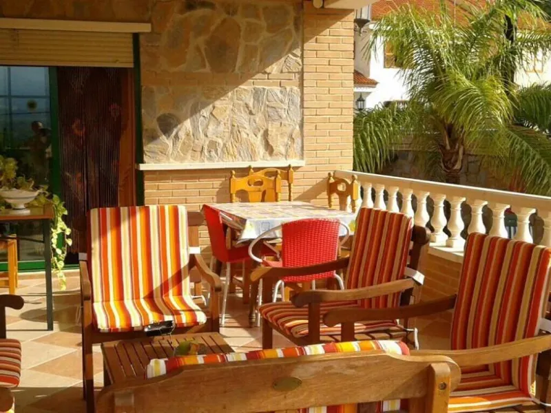 Villa con piscina y vistas a las montañas y Benidorm en la zona de Rincón de Loix