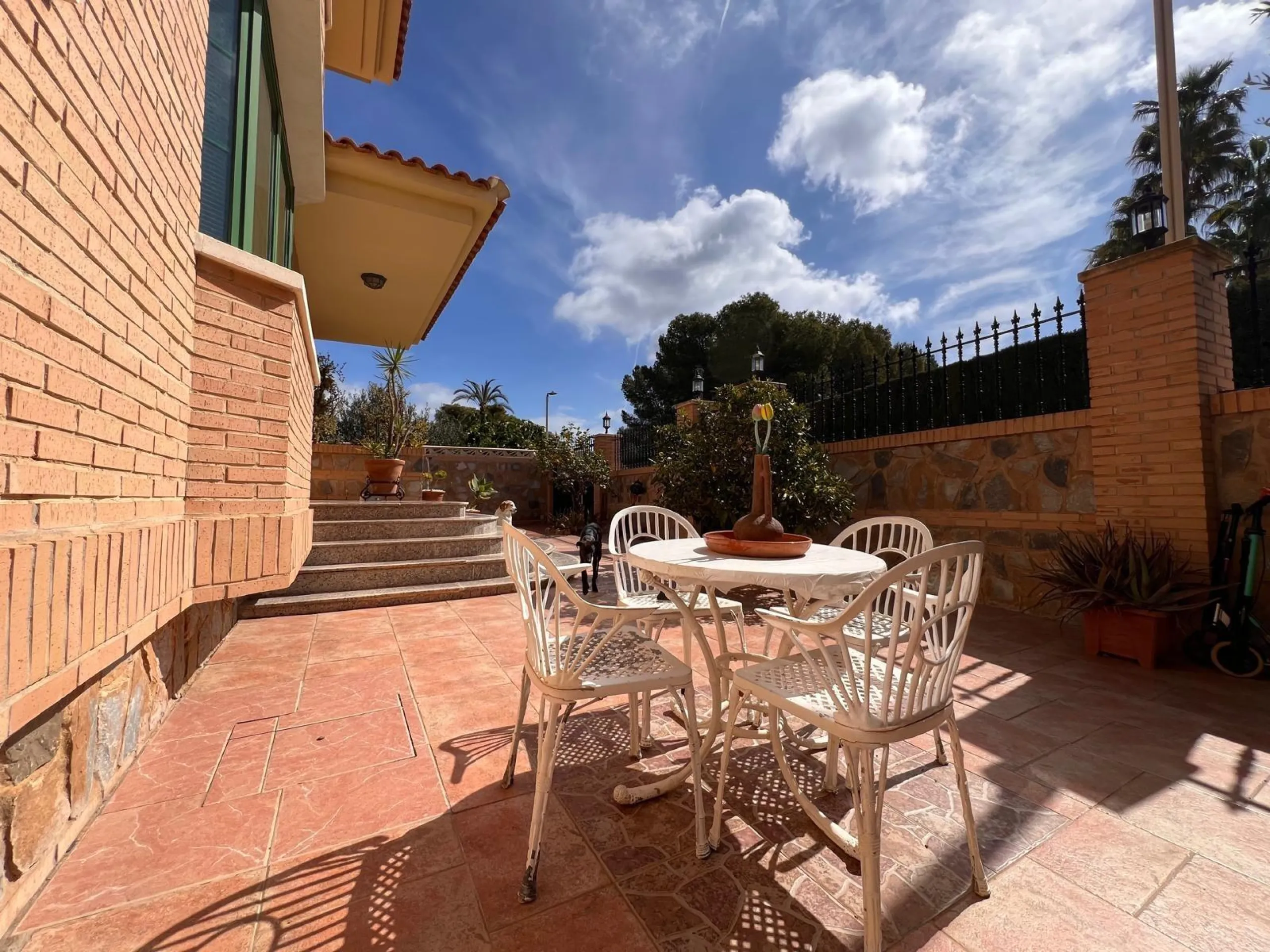 Villa con piscina y vistas a las montañas y Benidorm en la zona de Rincón de Loix