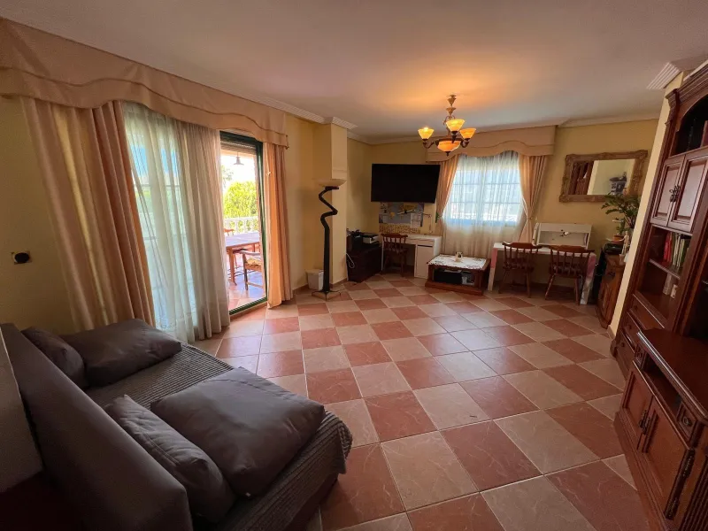 Villa con piscina y vistas a las montañas y Benidorm en la zona de Rincón de Loix