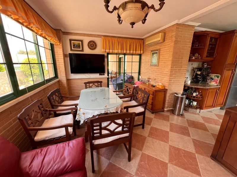 Villa con piscina y vistas a las montañas y Benidorm en la zona de Rincón de Loix
