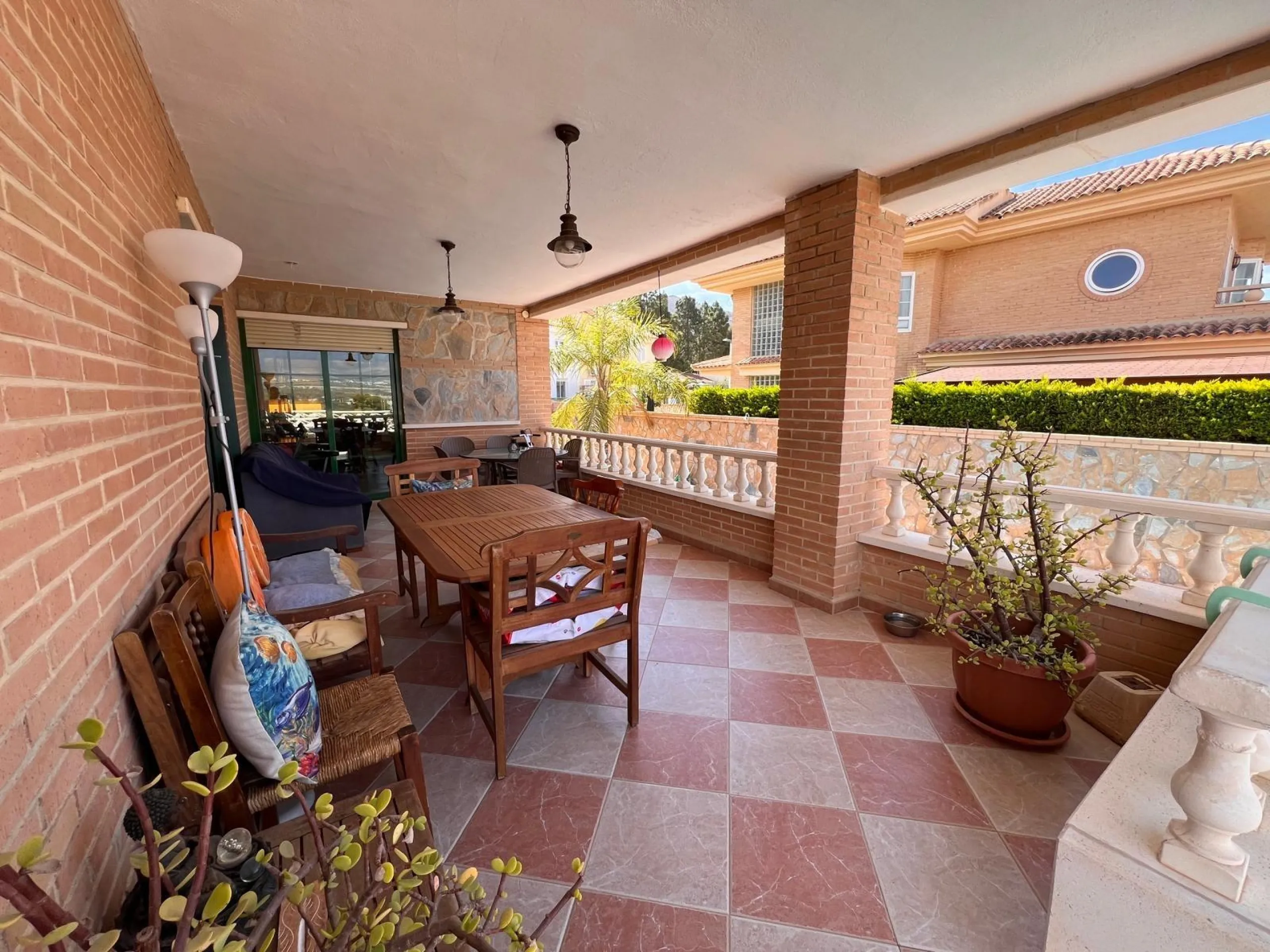 Villa con piscina y vistas a las montañas y Benidorm en la zona de Rincón de Loix