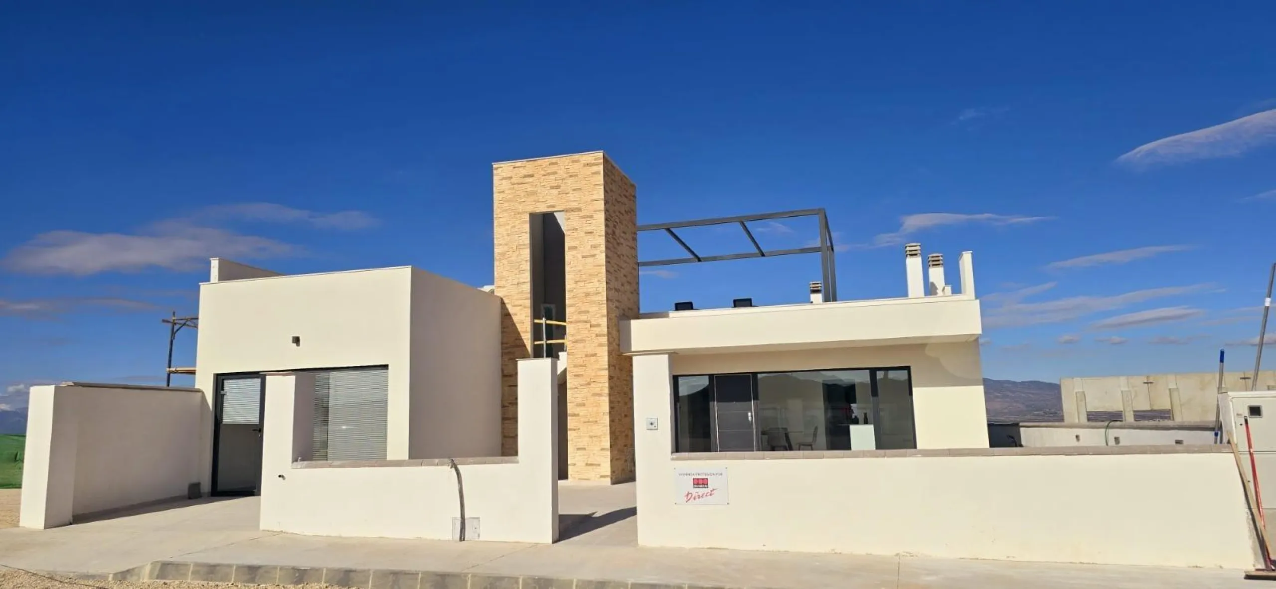 VILLA DE LUJO EN (LA PINILLA) MURCIA. PISCINA. 2 DORM. 2 BAÑOS. PARCELA 150 M2. SOLARIUM 44 M2.