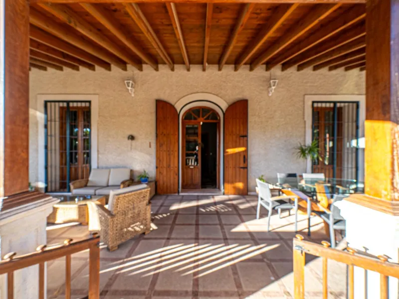 Rustic Oasis: Large House with Land All the Amenities